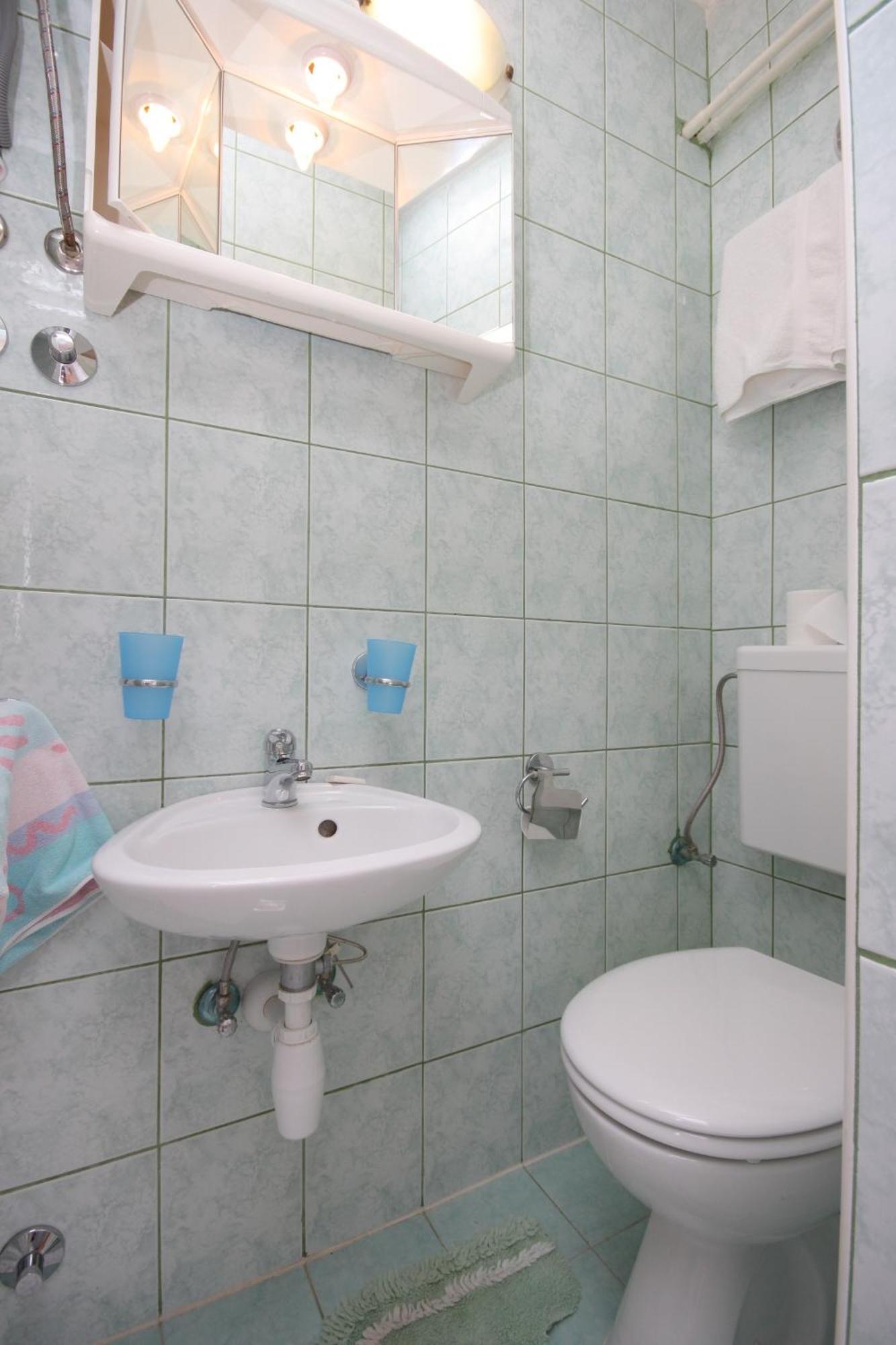 Apartments And Rooms With Parking Space Малий Лошинь Номер фото