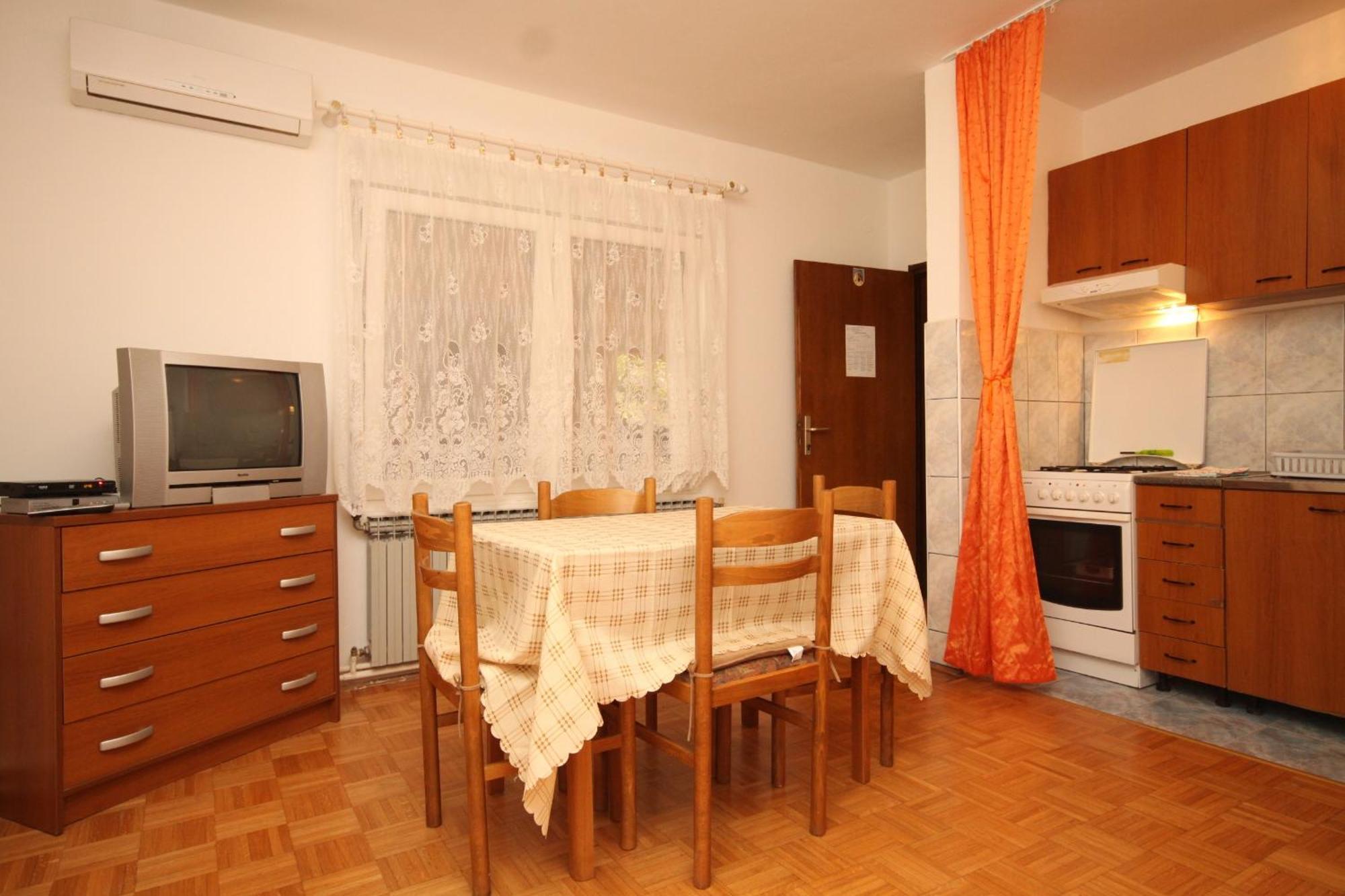 Apartments And Rooms With Parking Space Малий Лошинь Номер фото