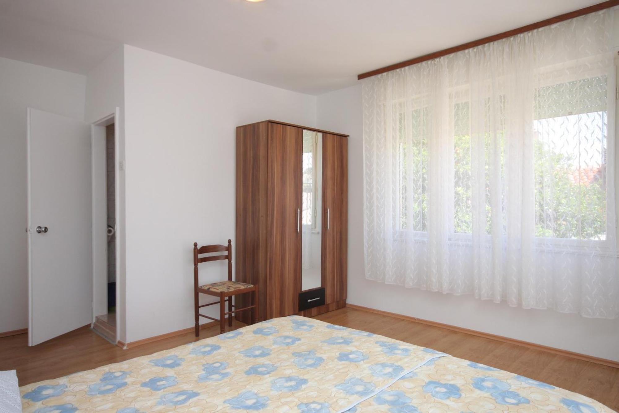 Apartments And Rooms With Parking Space Малий Лошинь Номер фото